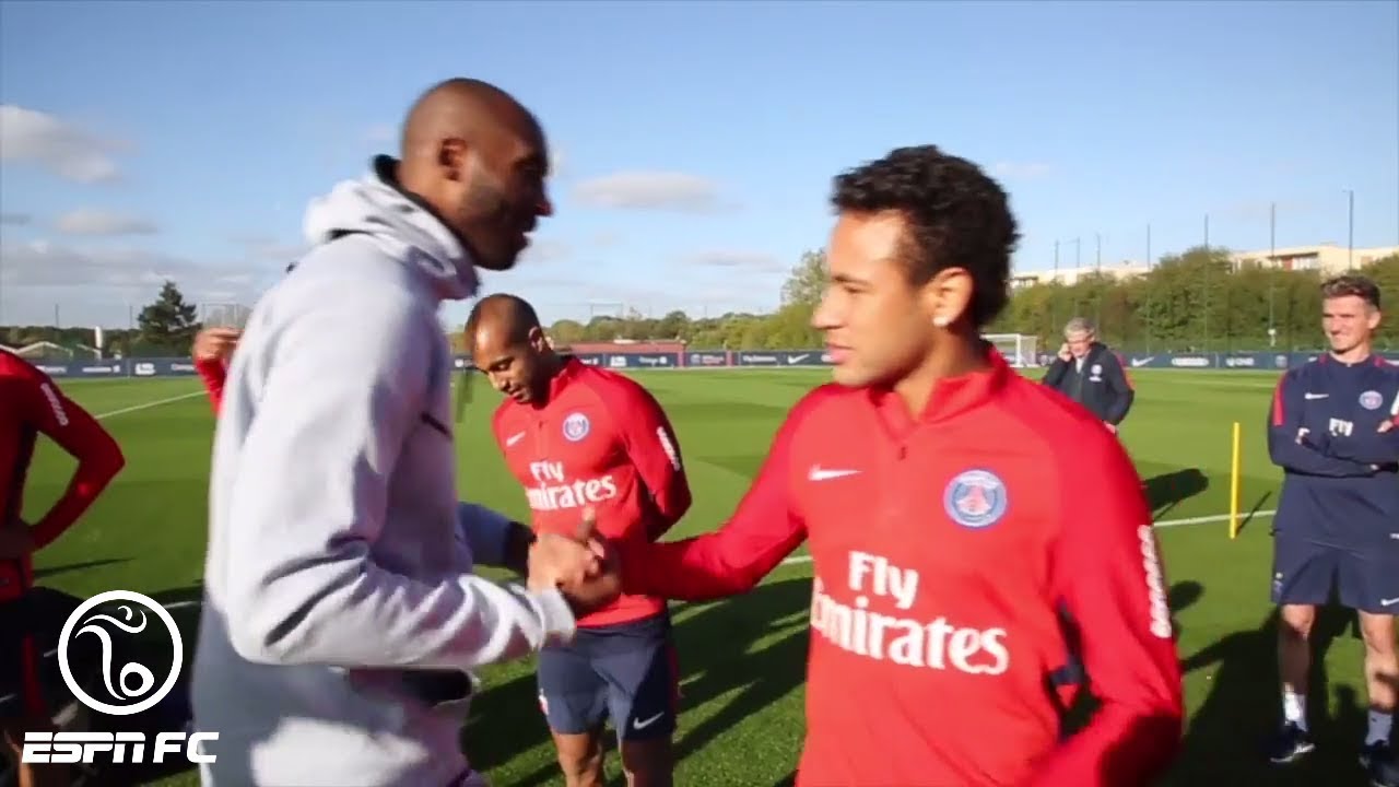 Kobe hangs with Neymar while enjoying a